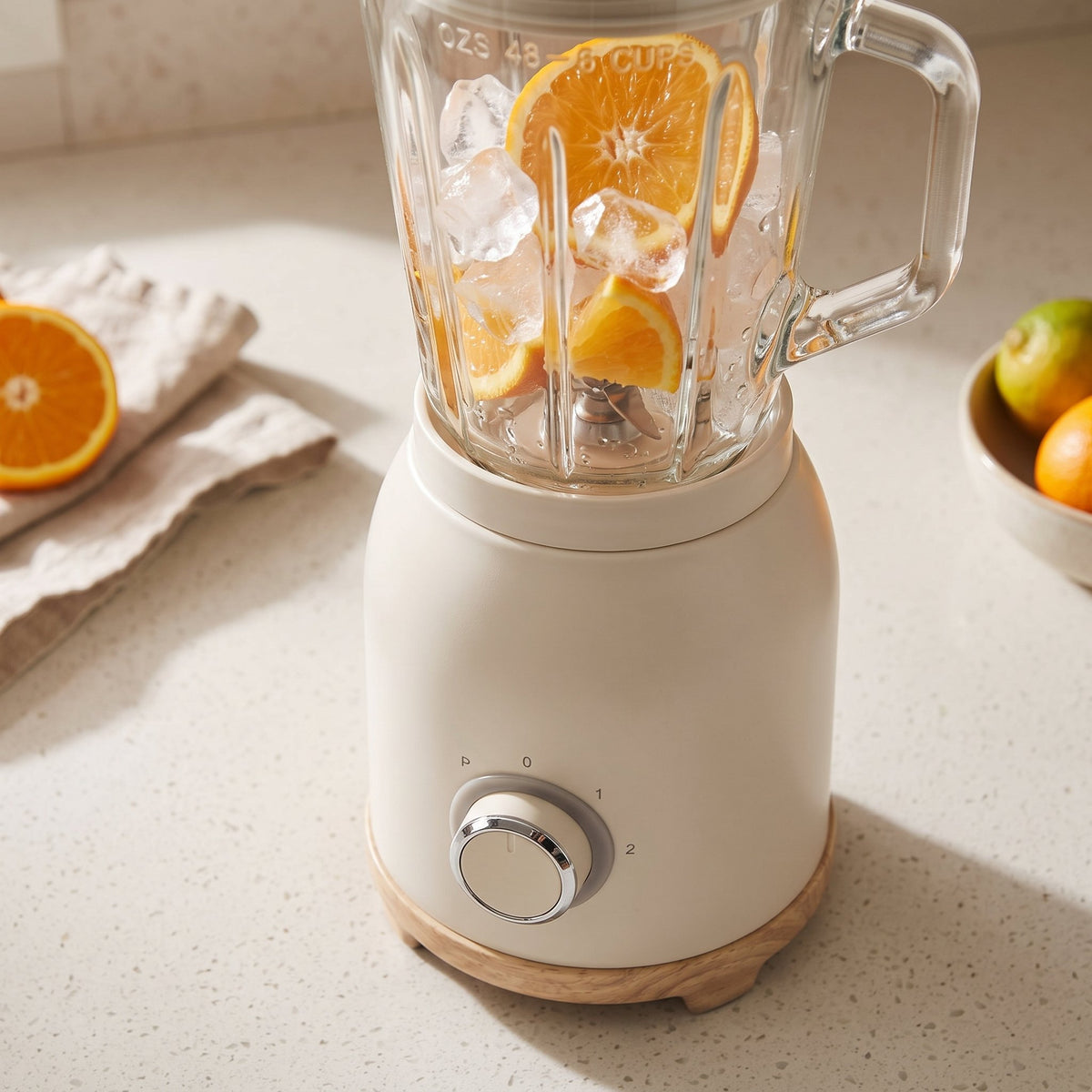 Licuadora Firenze Bianco Latte con hielo y naranja